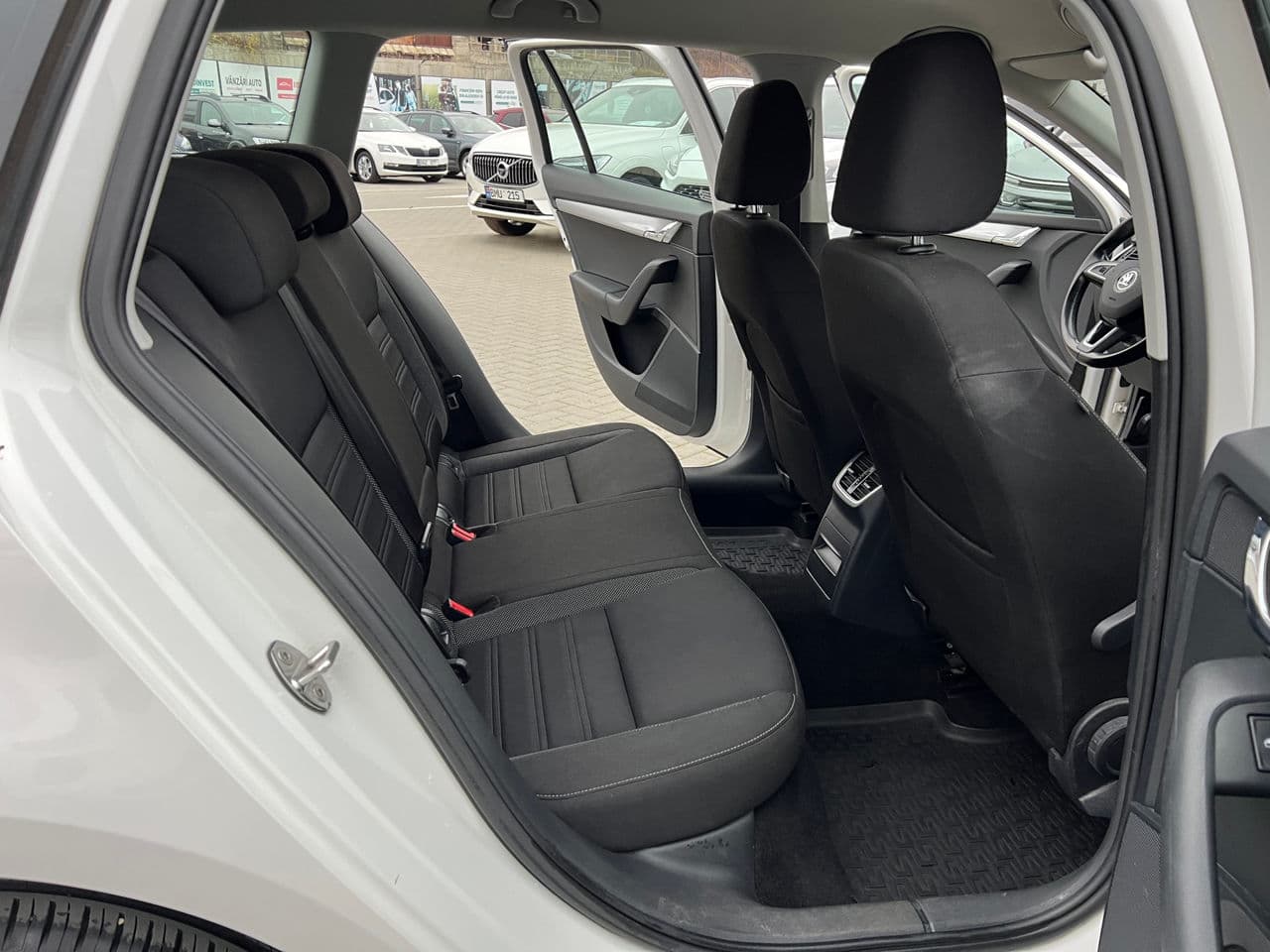2018 Skoda Octavia — Miniatură 14