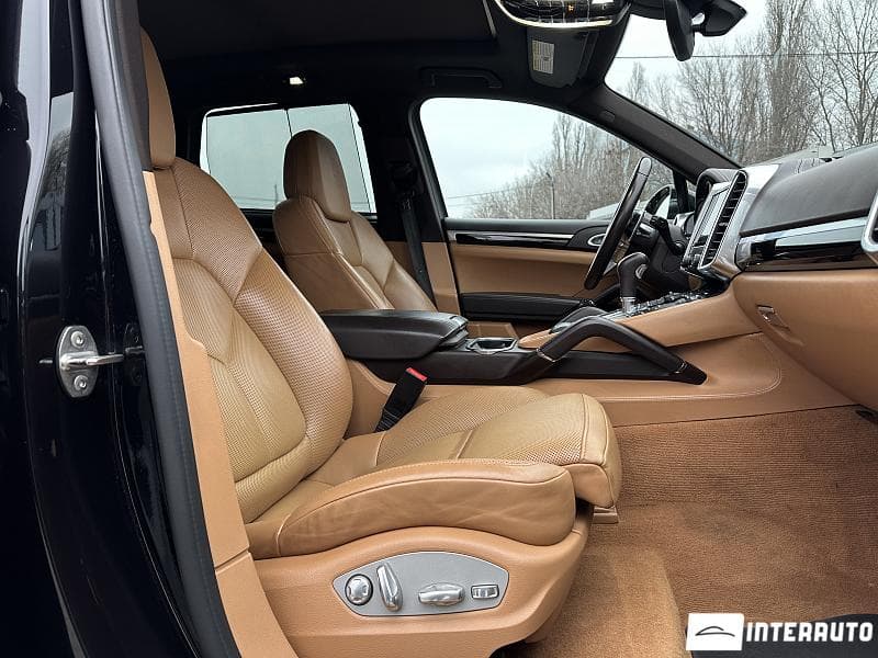2017 Porsche Cayenne S Hybrid — Miniatură 16