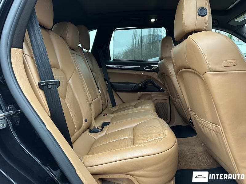 2017 Porsche Cayenne S Hybrid — Miniatură 18