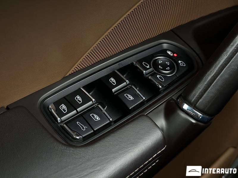 2017 Porsche Cayenne S Hybrid — Miniatură 7