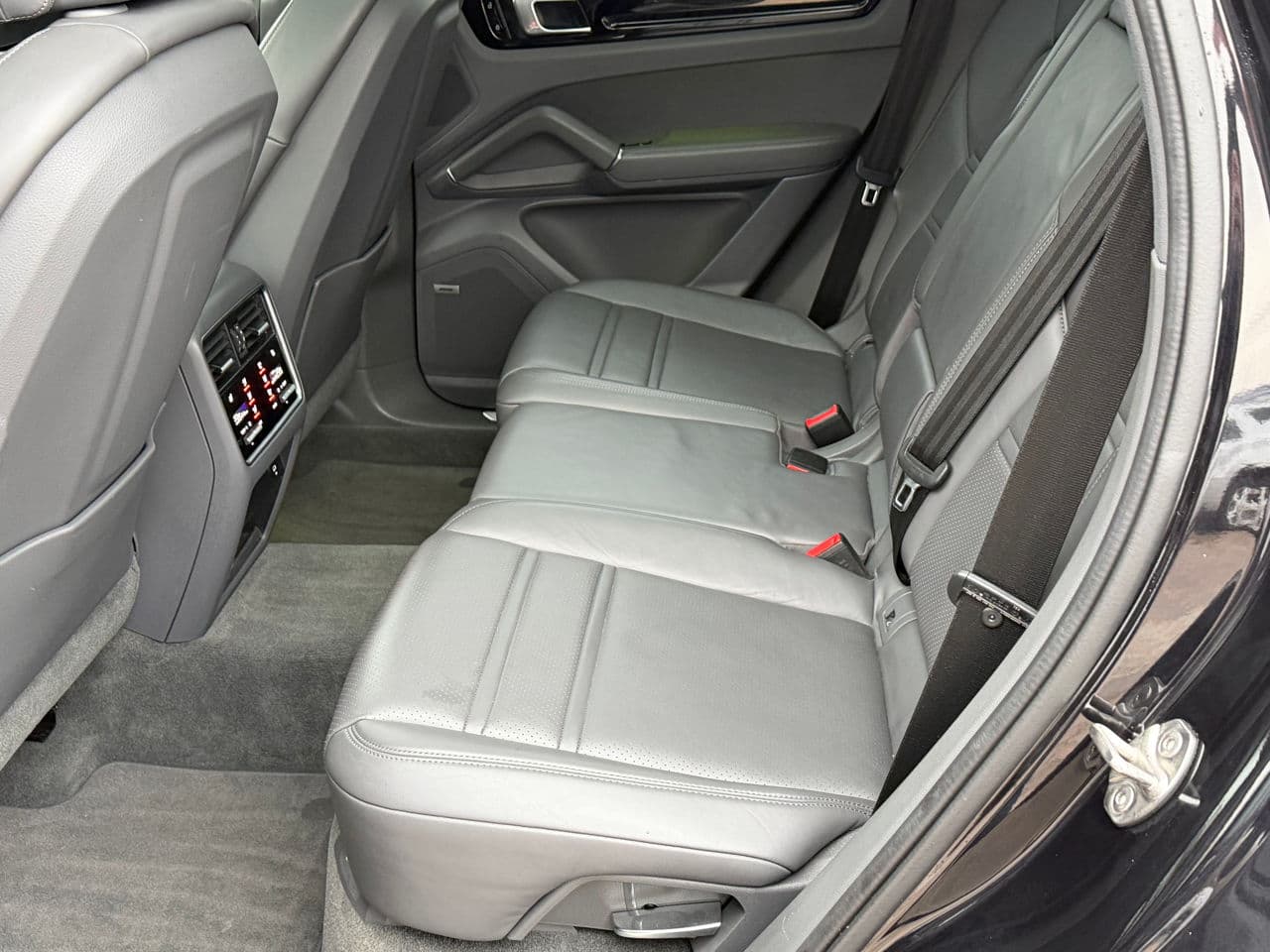 2020 Porsche Cayenne — Miniatură 21