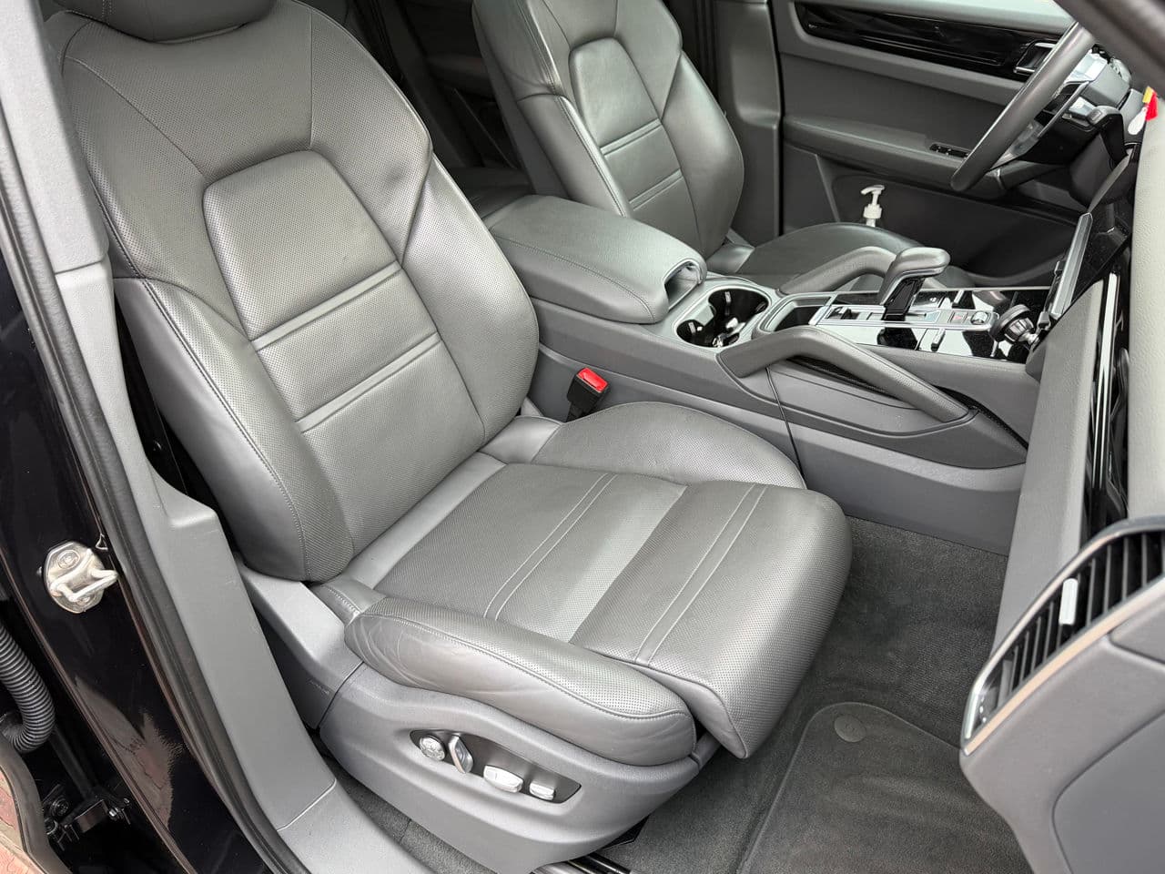 2020 Porsche Cayenne — Miniatură 17