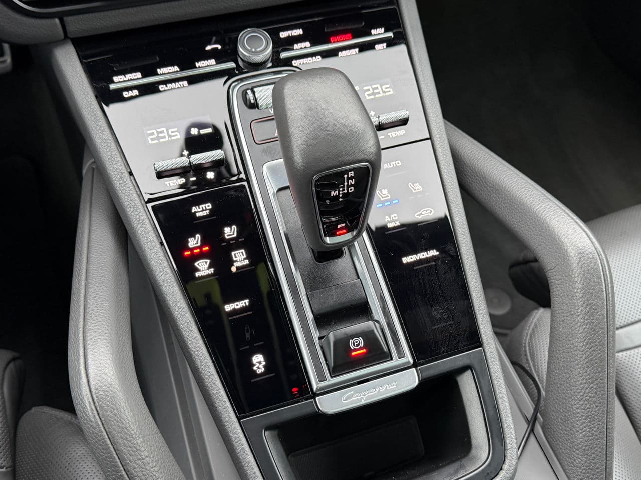 2020 Porsche Cayenne — Miniatură 16