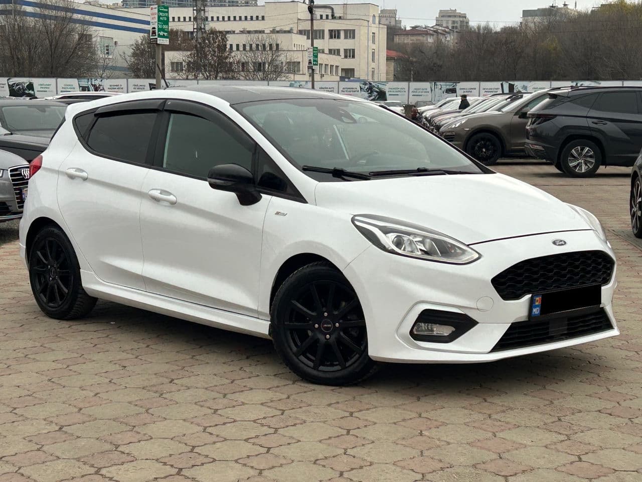 2017 Ford Fiesta — Miniatură 4