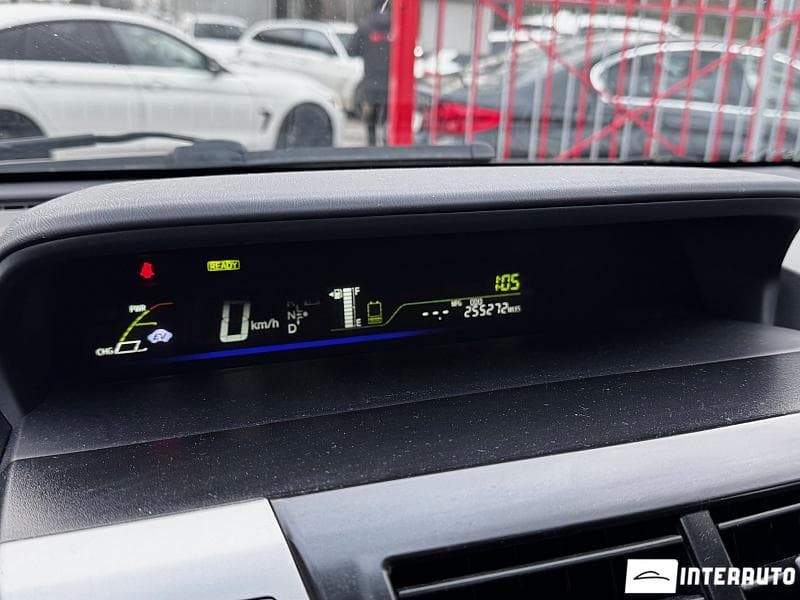 Toyota Prius Plus / V 2012 — Миниатюра 9