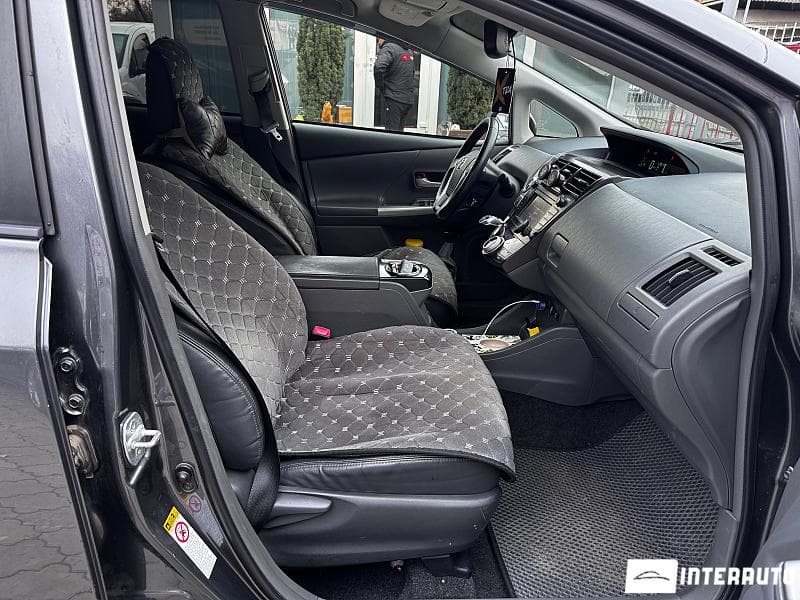 Toyota Prius Plus / V 2012 — Миниатюра 5
