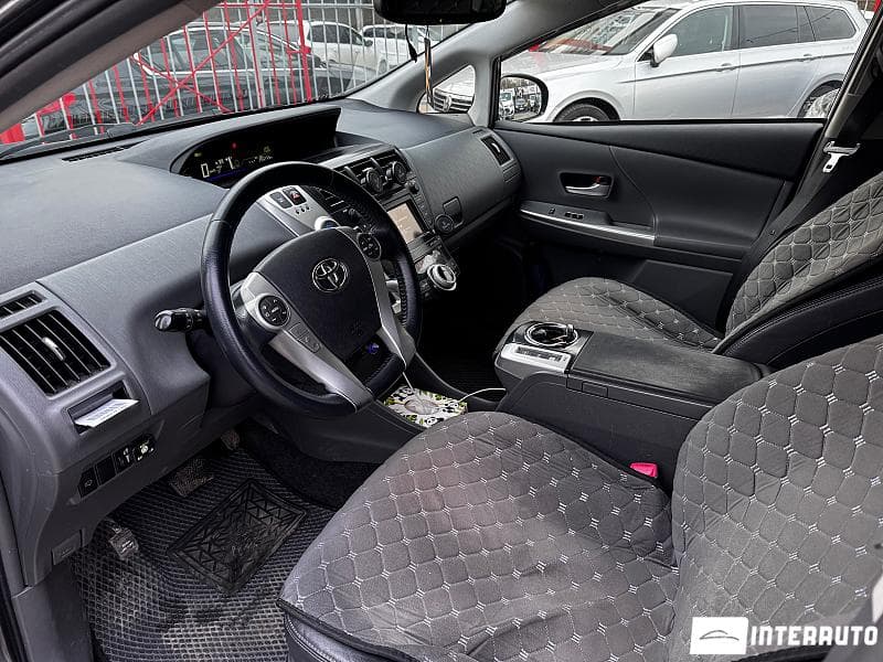 Toyota Prius Plus / V 2012 — Миниатюра 6