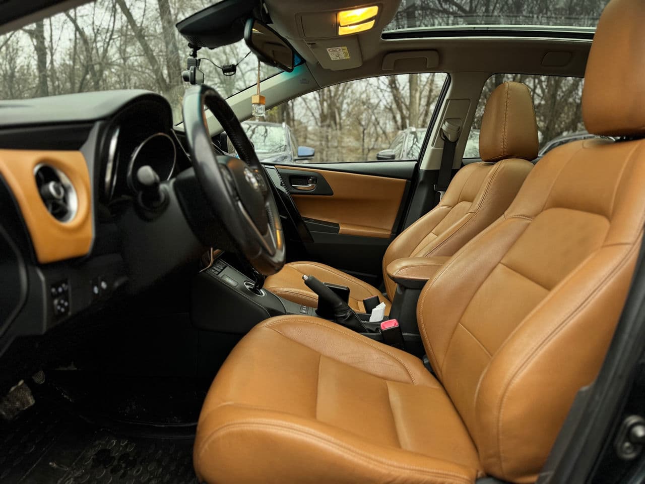 2015 Toyota Auris — Miniatură 7