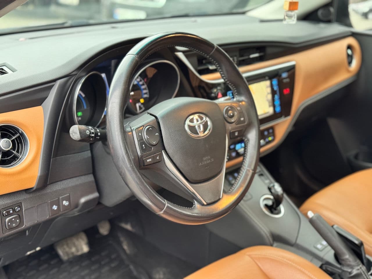 2015 Toyota Auris — Miniatură 8