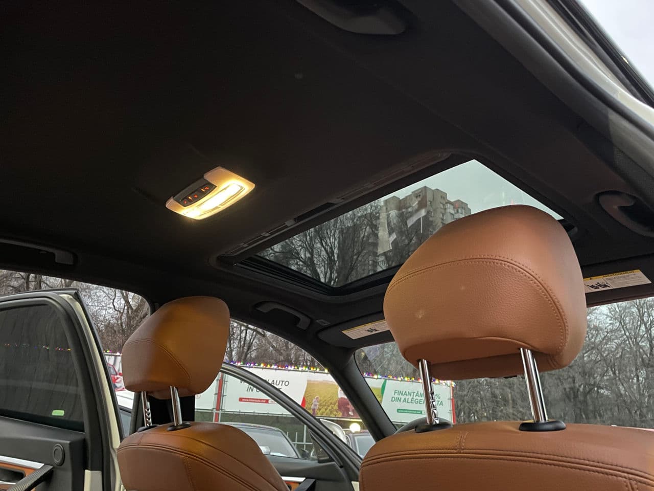 2017 BMW 330E — Miniatură 17