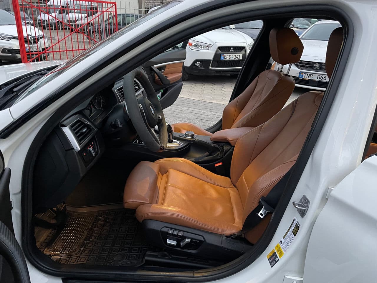 2017 BMW 330E — Miniatură 6