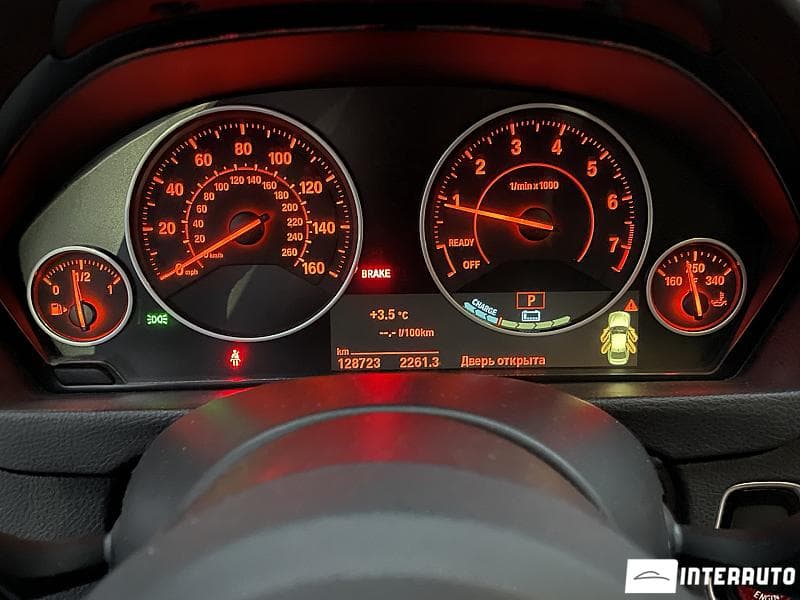 2017 BMW 330E — Miniatură 9