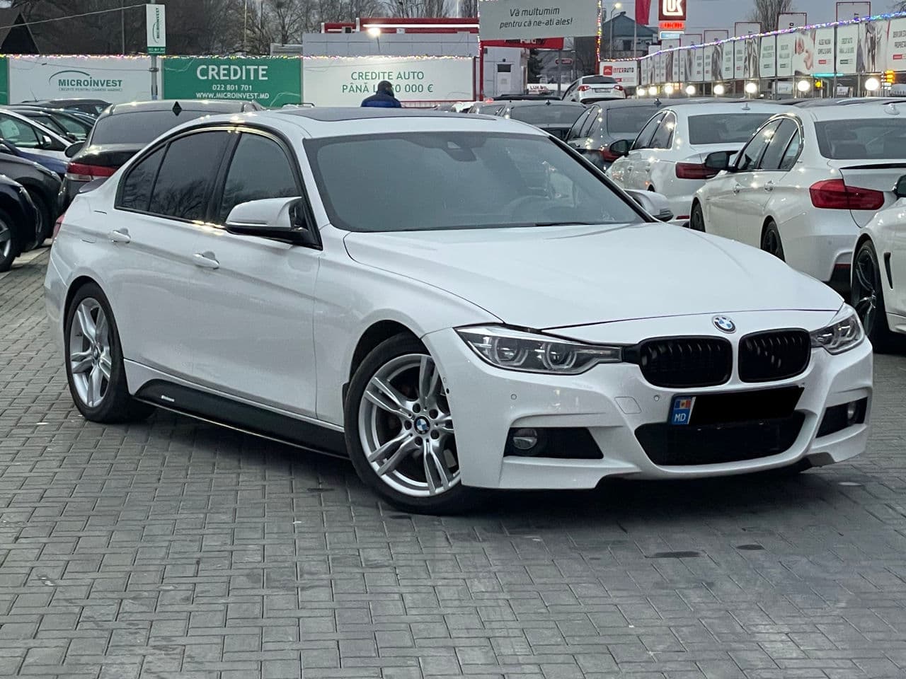 2017 BMW 330E — Miniatură 4