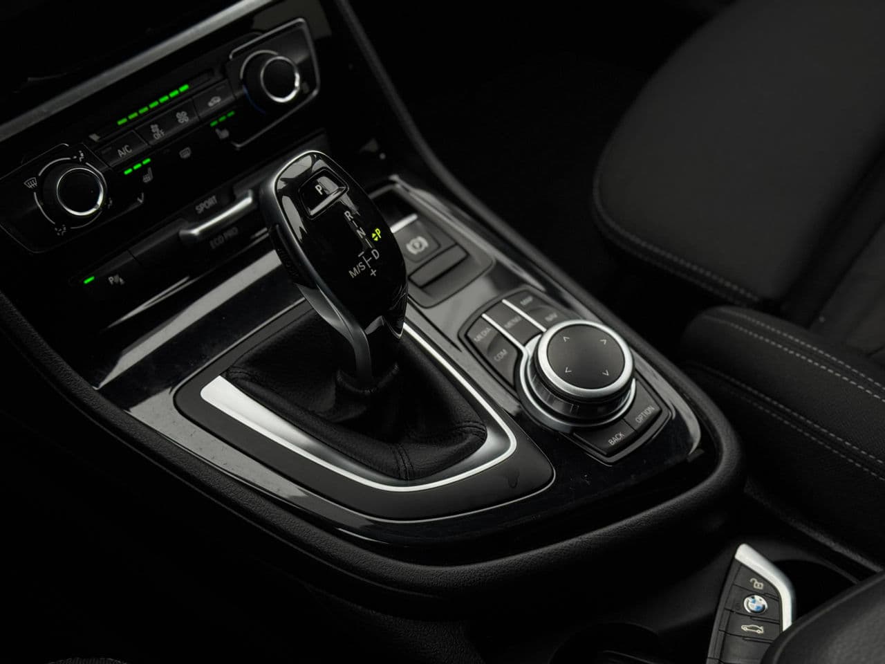2019 BMW 216d — Miniatură 13
