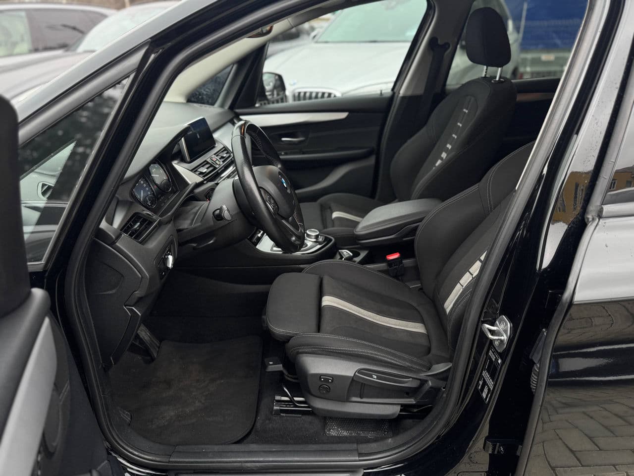 2019 BMW 216d — Miniatură 5
