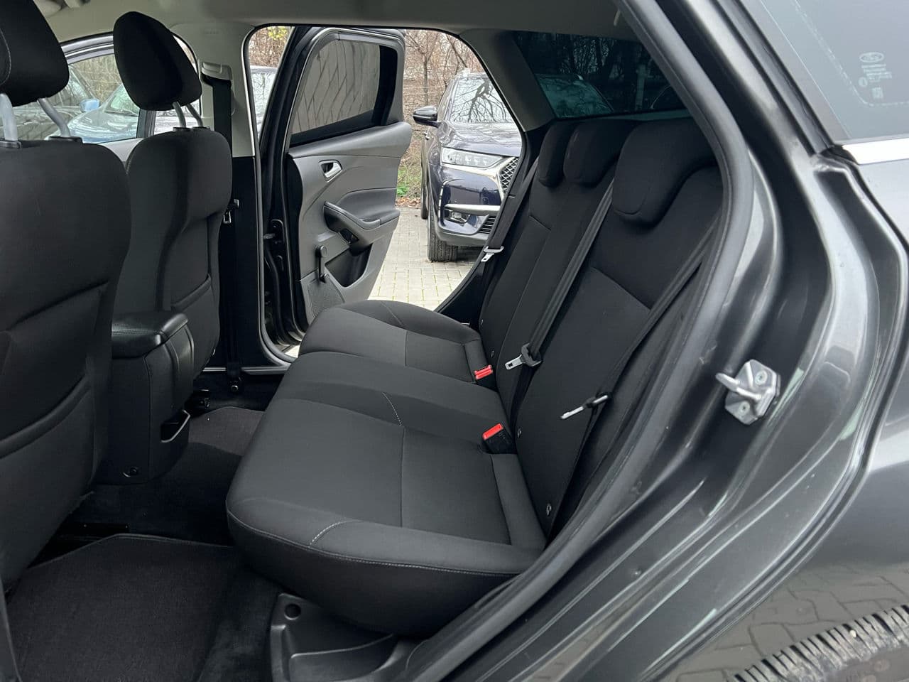 2018 Ford Focus — Miniatură 19