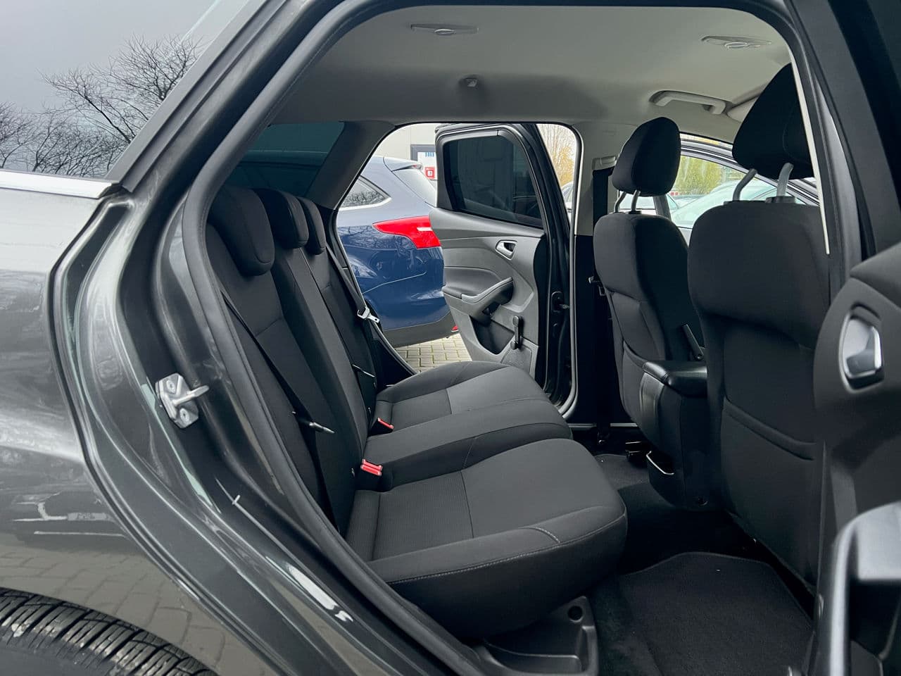 2018 Ford Focus — Miniatură 18