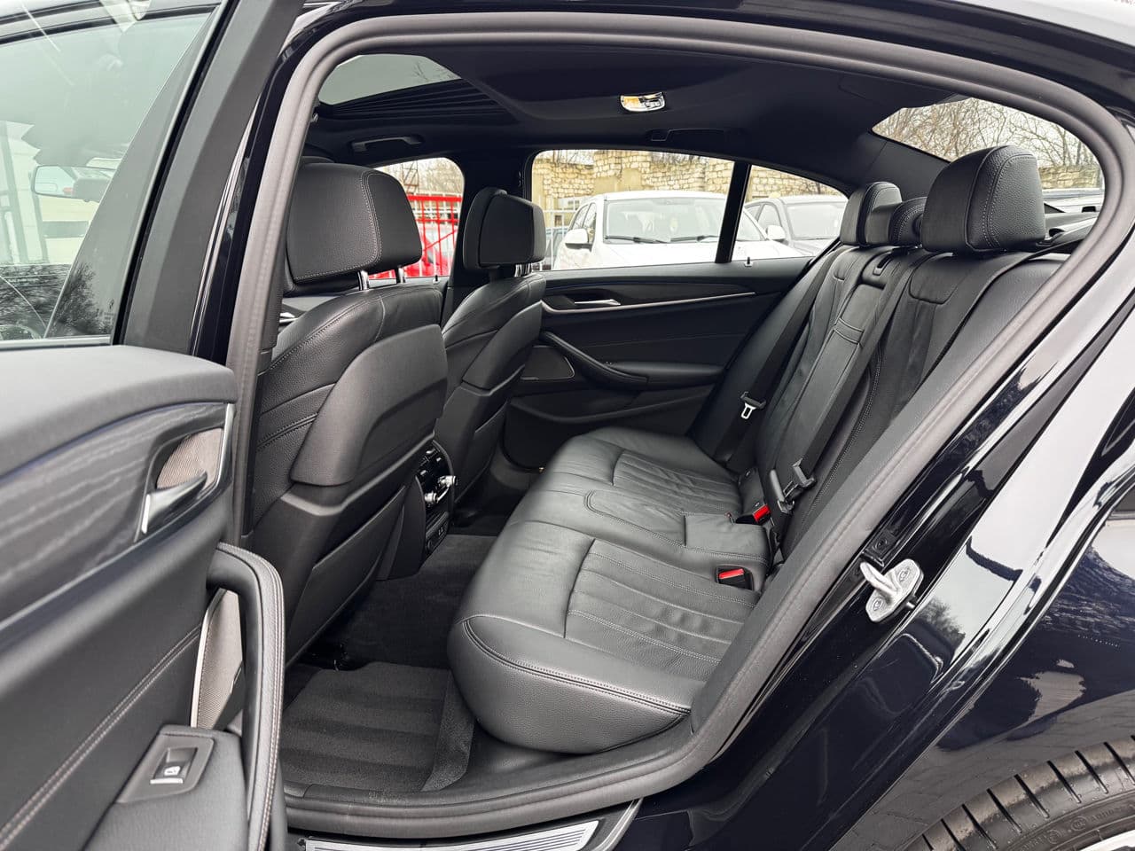 2021 BMW 545e — Miniatură 20