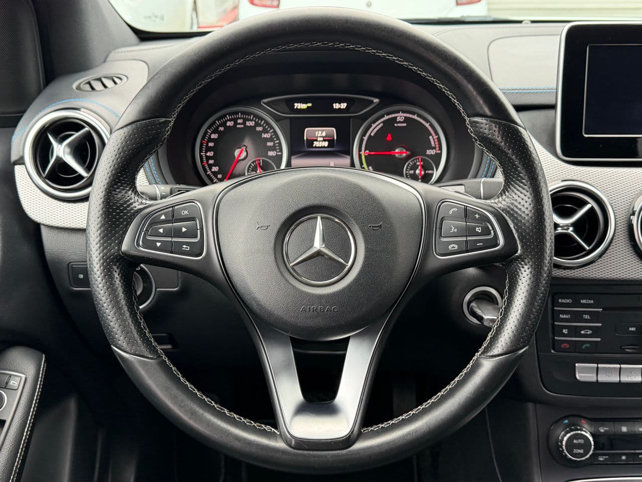 2015 Mercedes B 250E — Miniatură 11