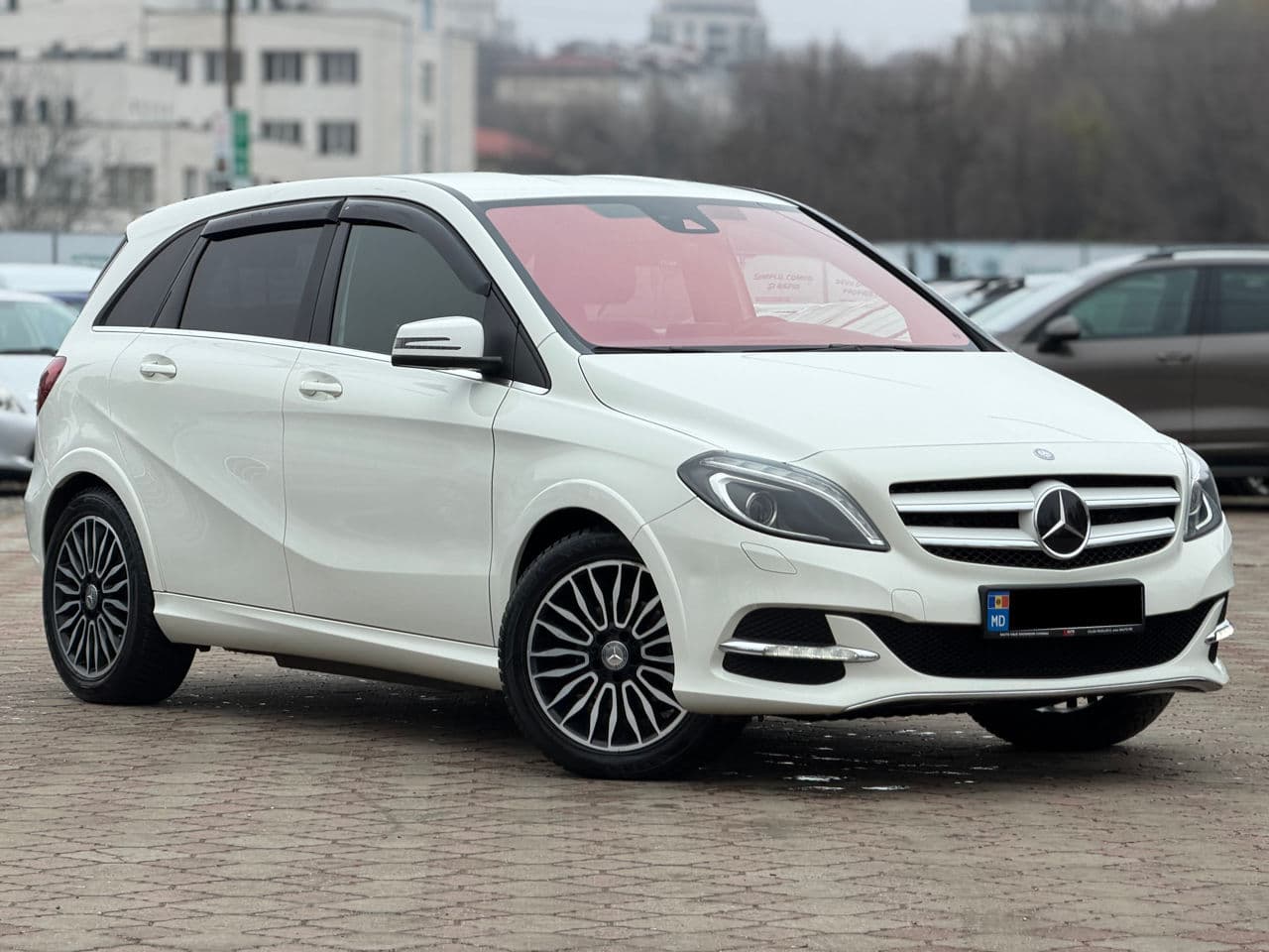 2015 Mercedes B 250E — Miniatură 4