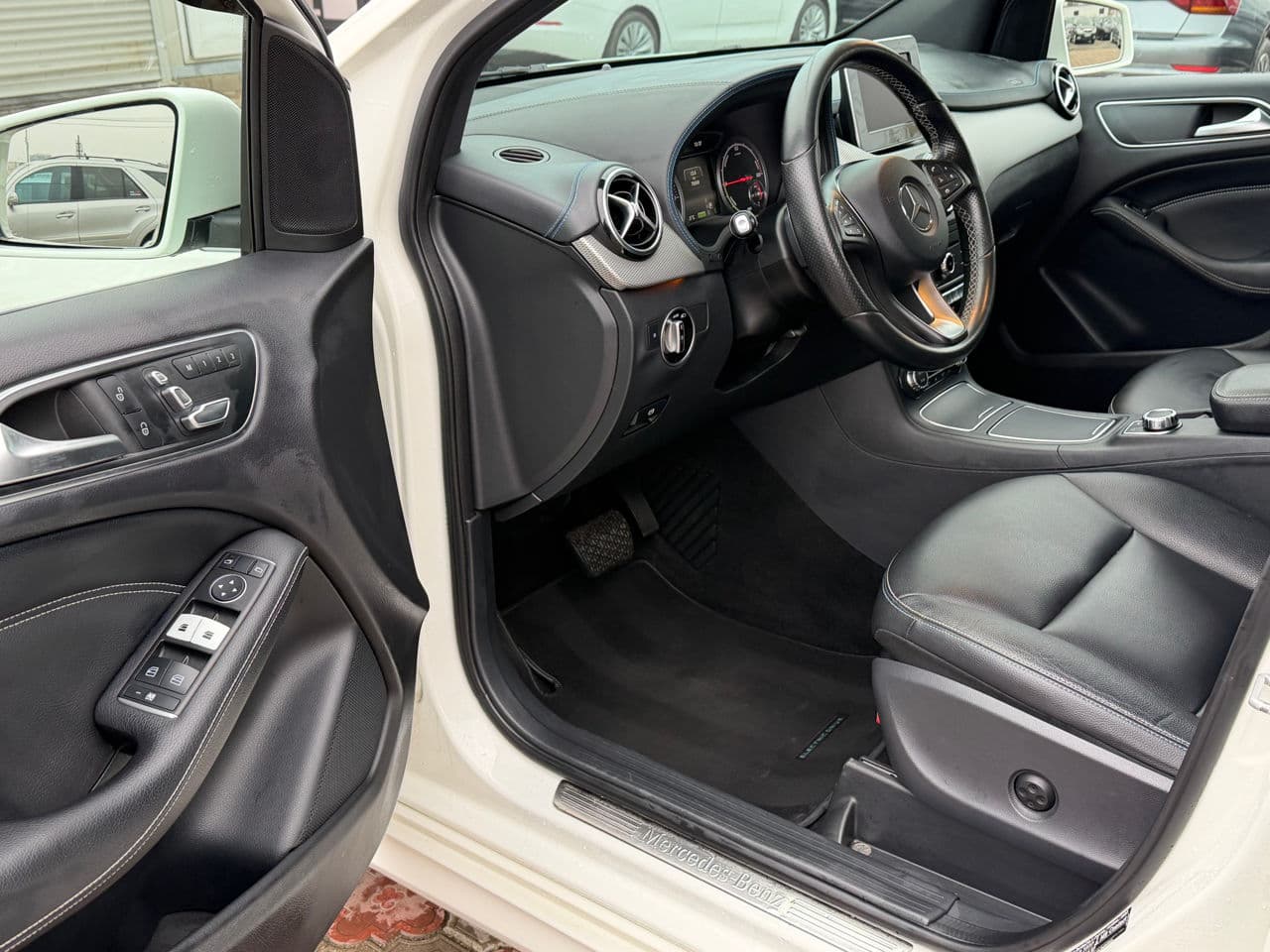 2015 Mercedes B 250E — Miniatură 12