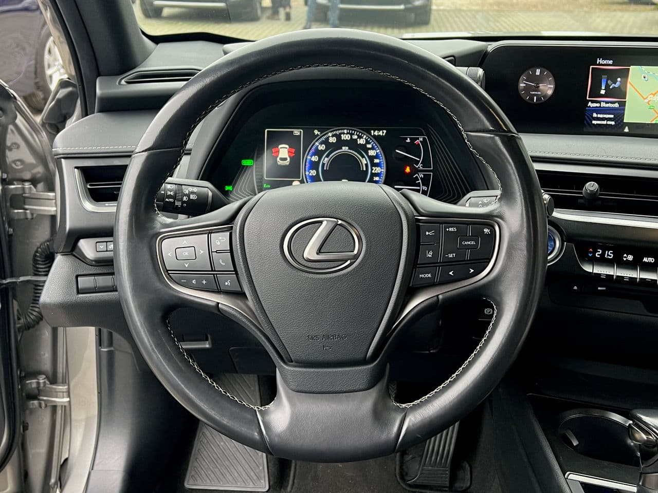 Lexus UX 250h 2019 — Миниатюра 10