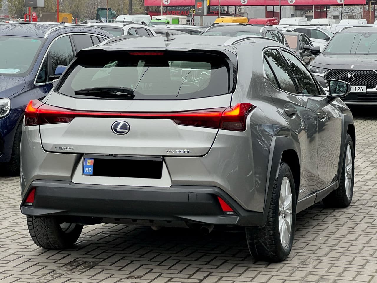 Lexus UX 250h 2019 — Миниатюра 2