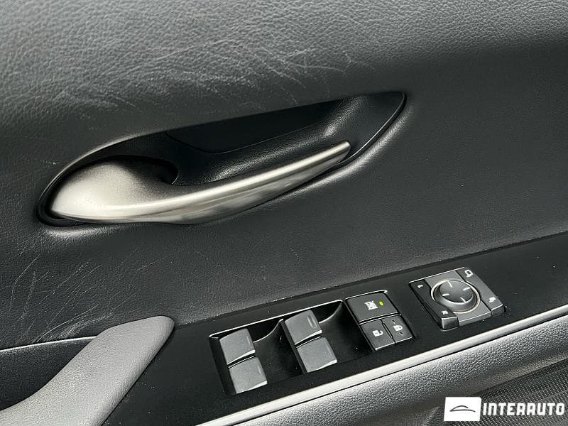 Lexus UX 250h 2019 — Миниатюра 6