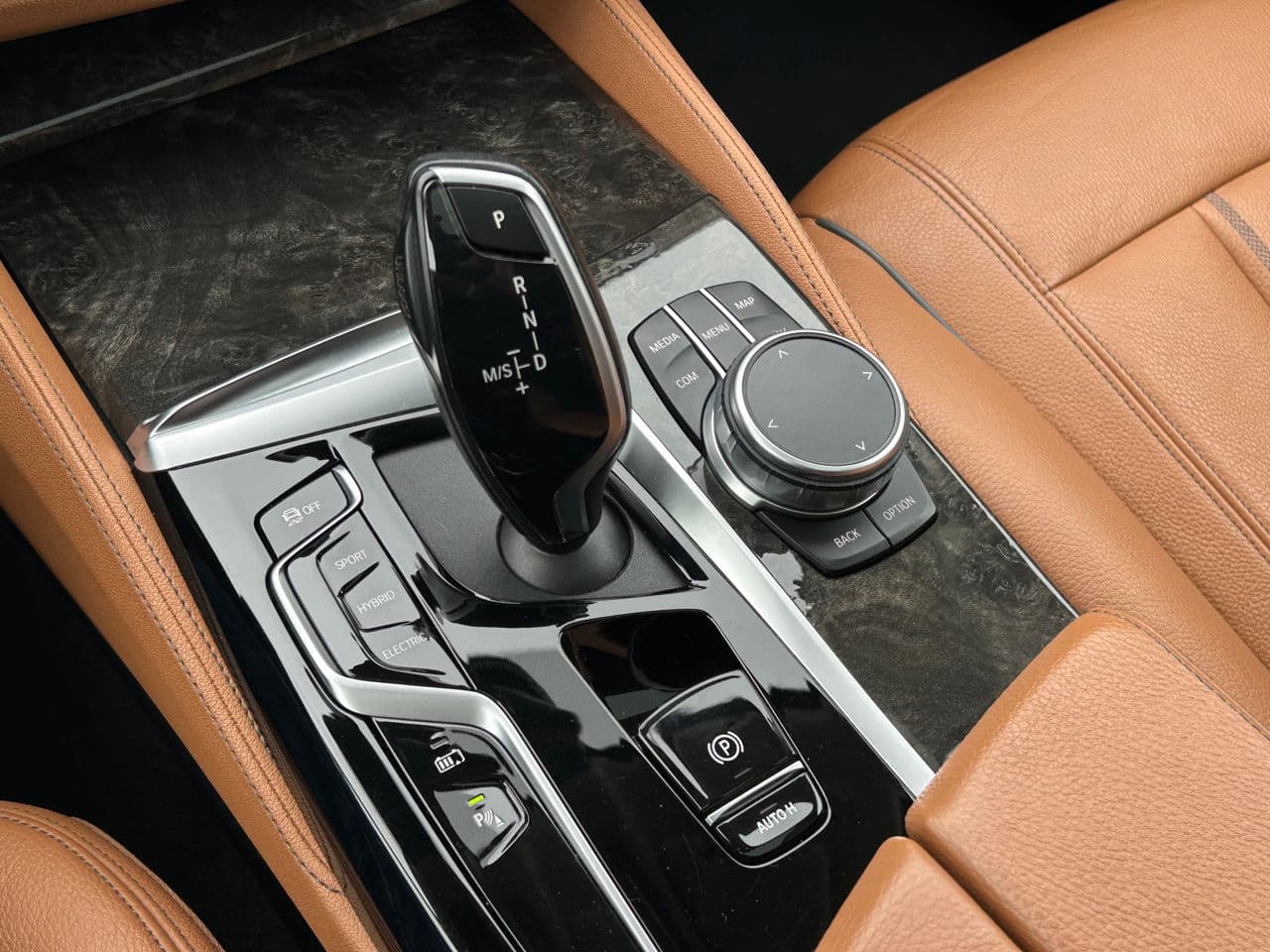 2021 BMW 530e — Miniatură 16