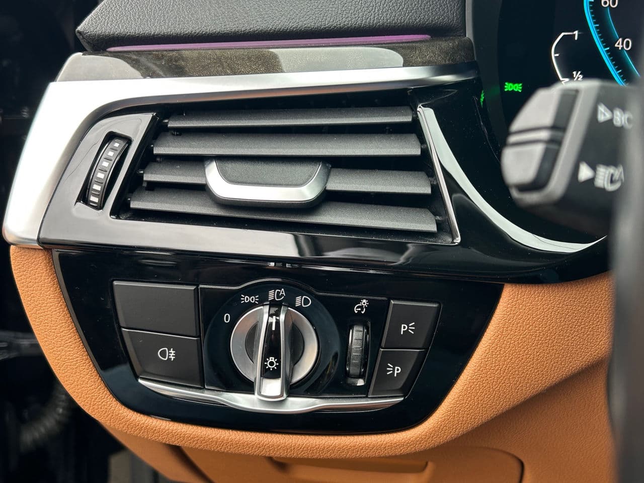 2021 BMW 530e — Miniatură 8