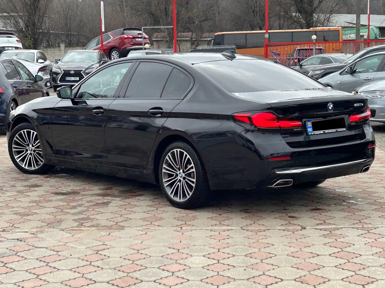 2021 BMW 530e — Miniatură 3