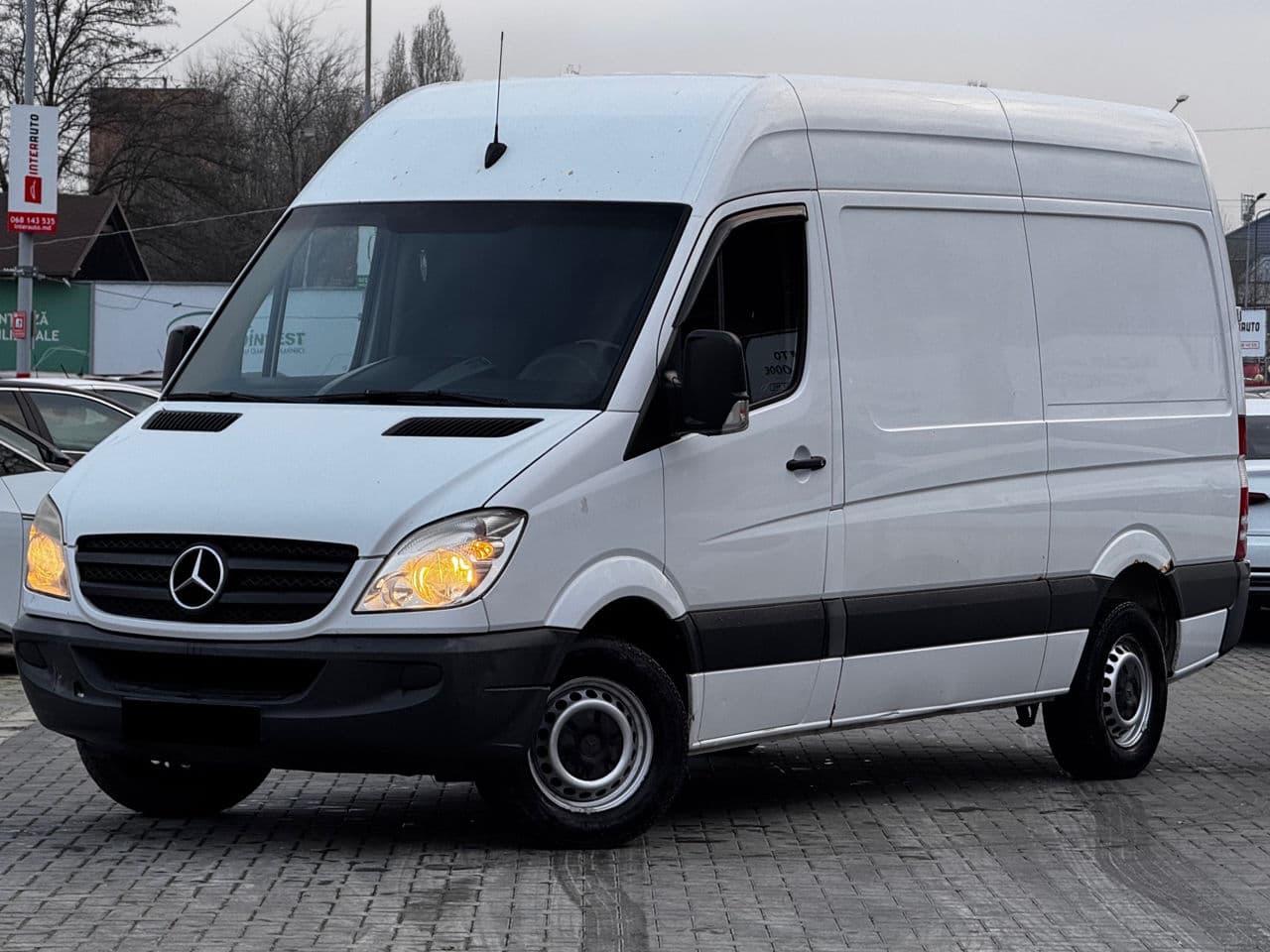 2010 Mercedes Sprinter — Miniatură 4