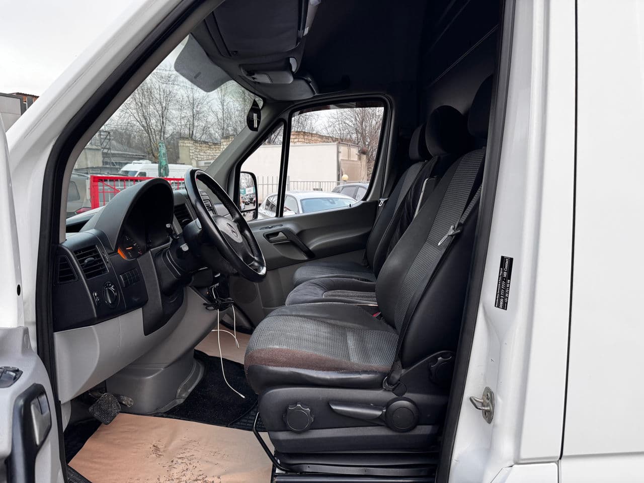 2010 Mercedes Sprinter — Miniatură 5