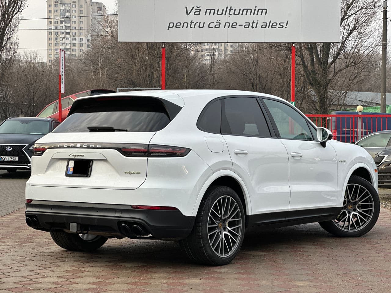 Porsche Cayenne E-Hybrid 2019 — Миниатюра 3