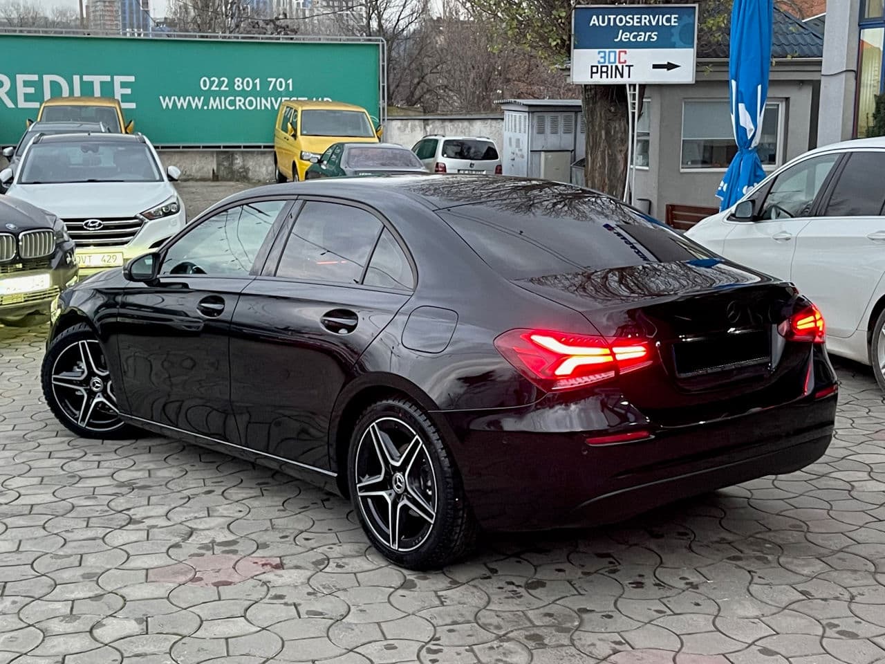 2020 Mercedes A 180 — Miniatură 2