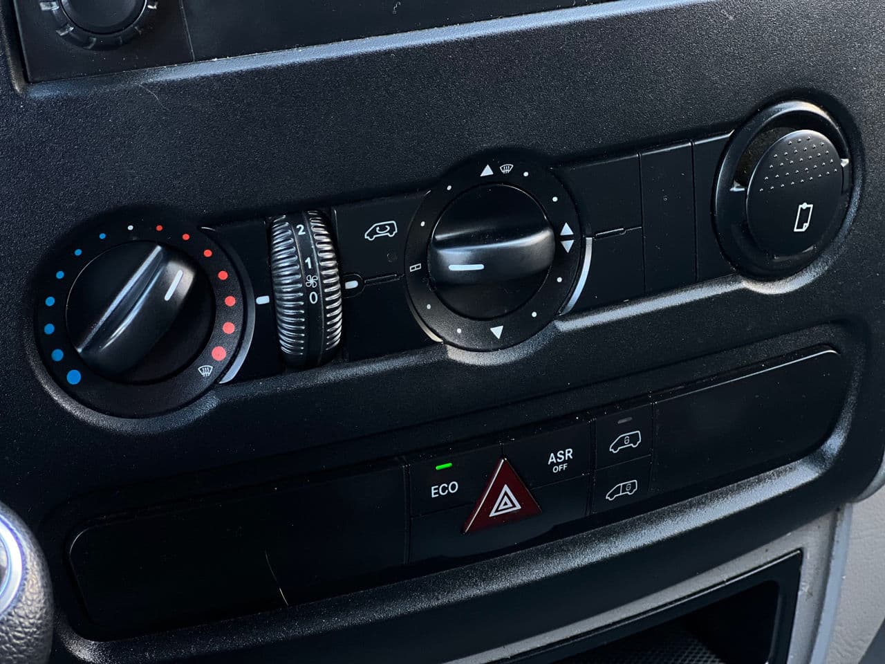 2016 Mercedes Sprinter — Miniatură 11