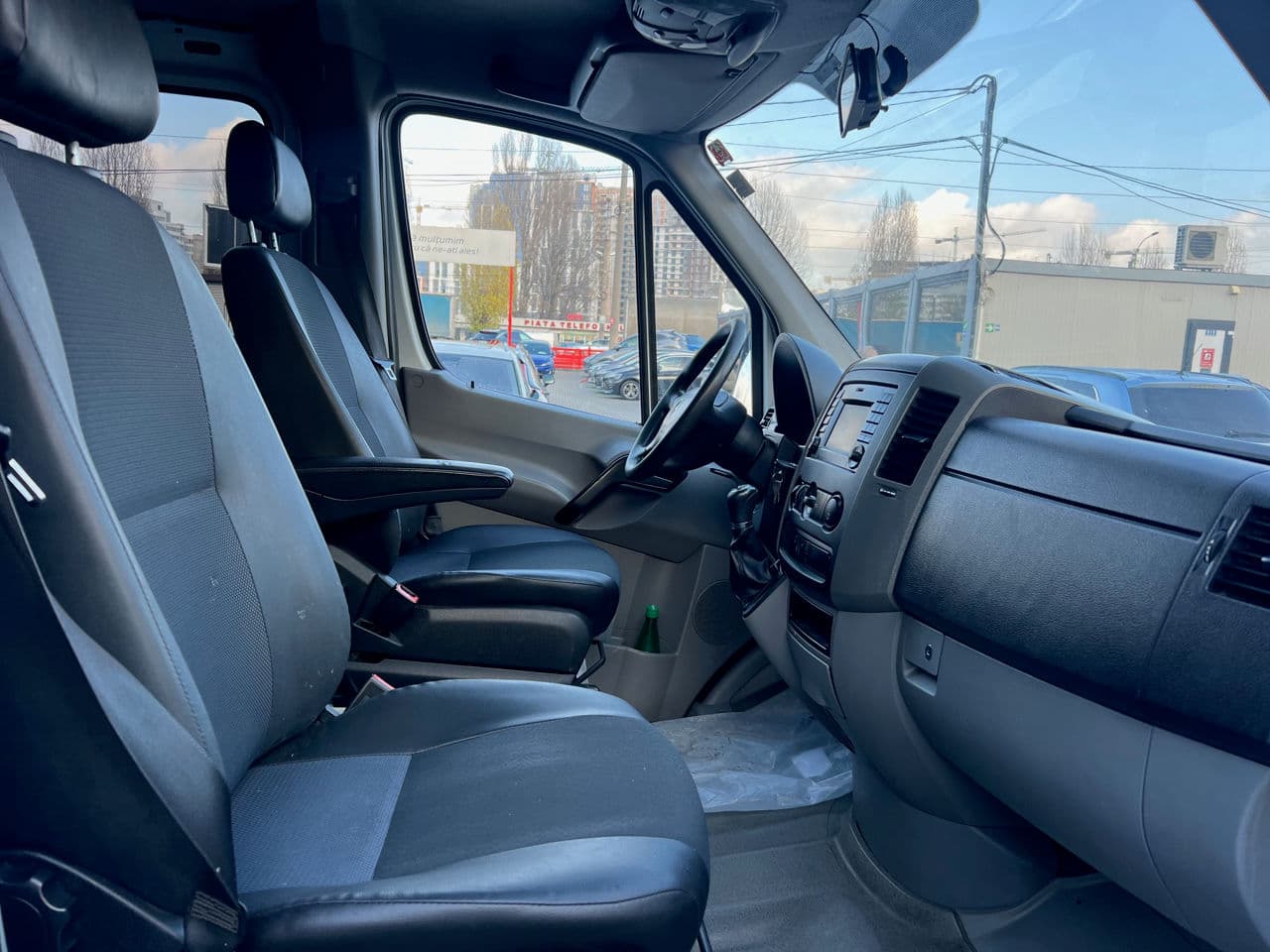 2016 Mercedes Sprinter — Miniatură 13