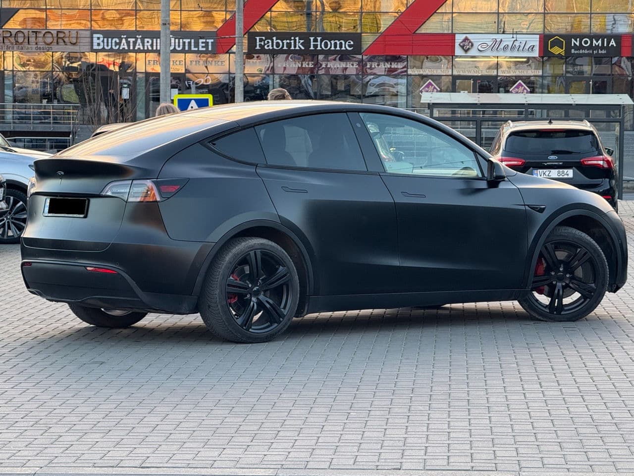 Tesla Model Y 2020 — Миниатюра 3