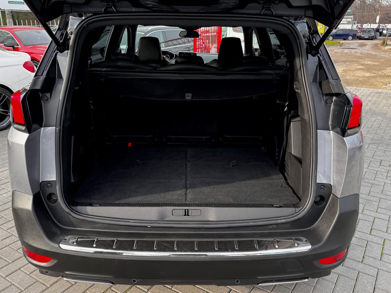 2020 Peugeot 5008 — Miniatură 17