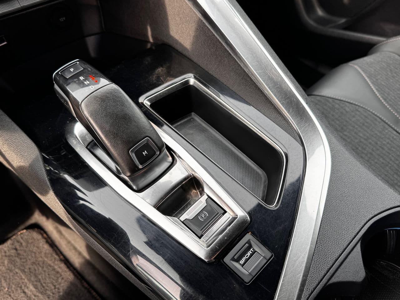 2020 Peugeot 5008 — Miniatură 12