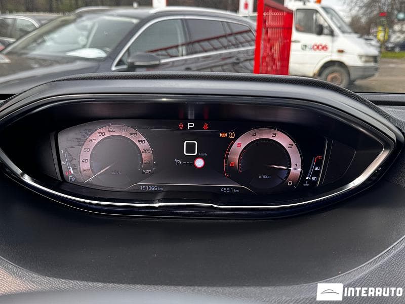 2020 Peugeot 5008 — Miniatură 9