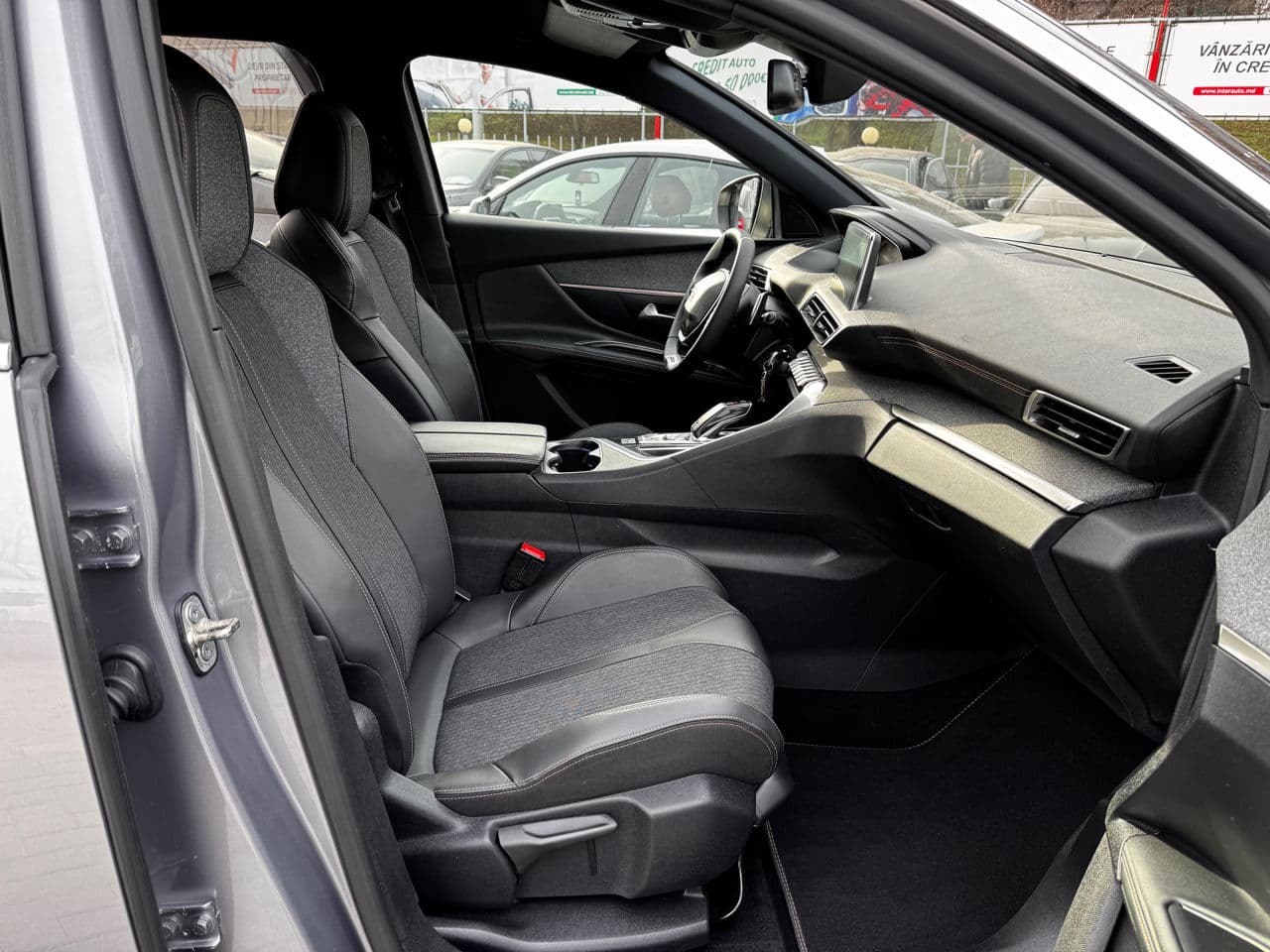 2020 Peugeot 5008 — Miniatură 5