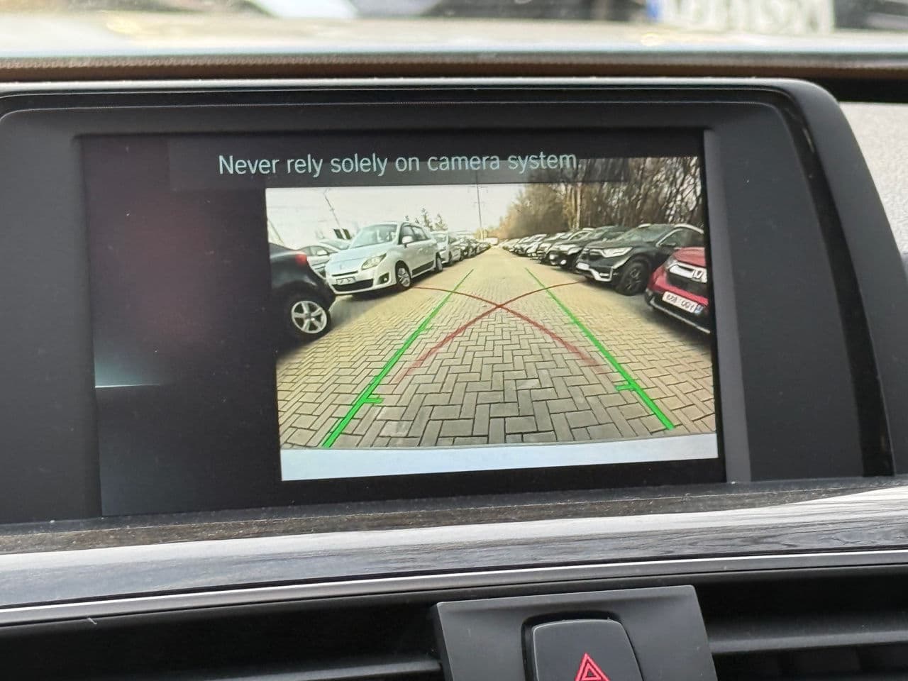 BMW 330 2017 — Миниатюра 13