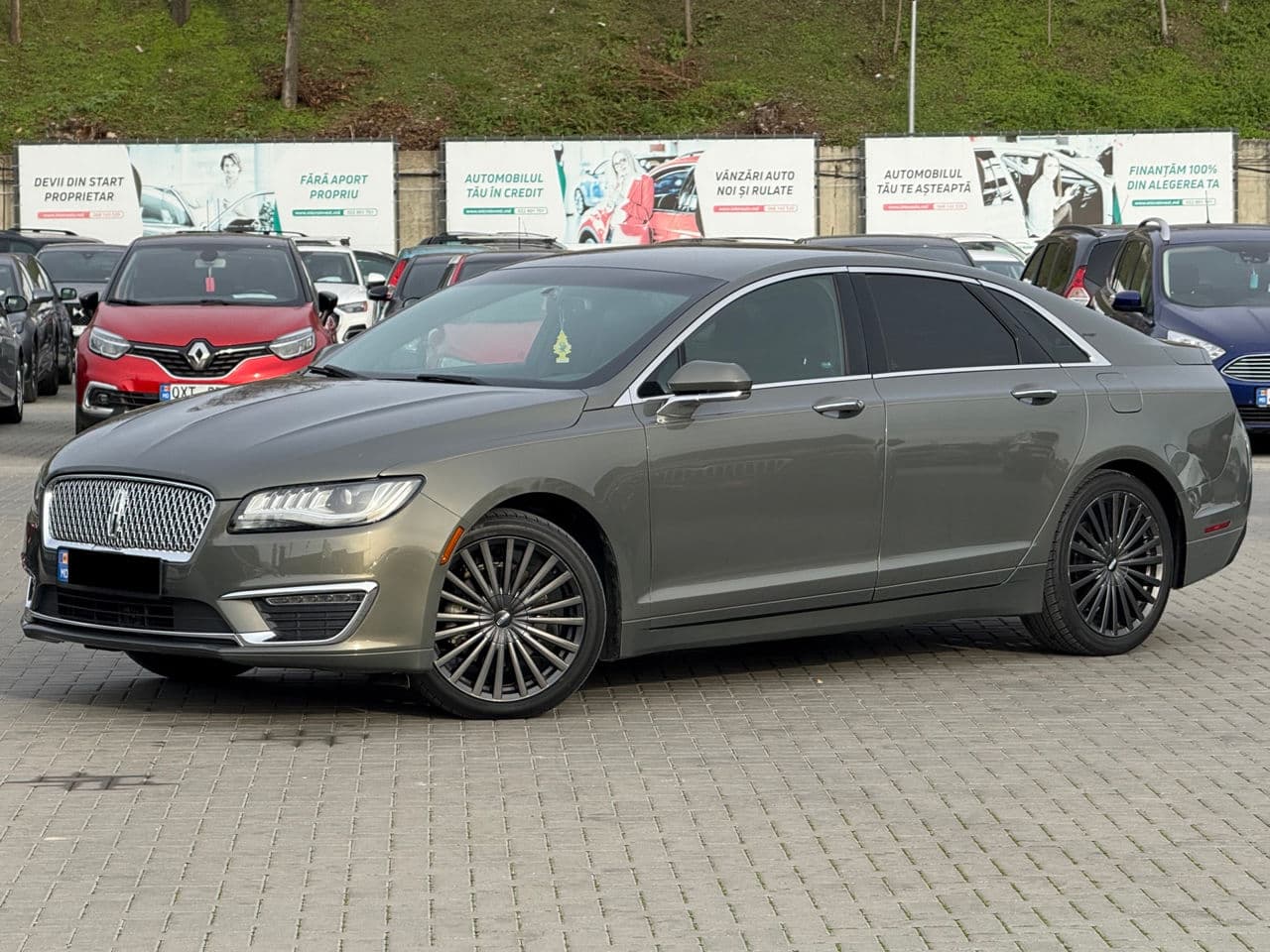 2017 Lincoln MKZ — Miniatură 2