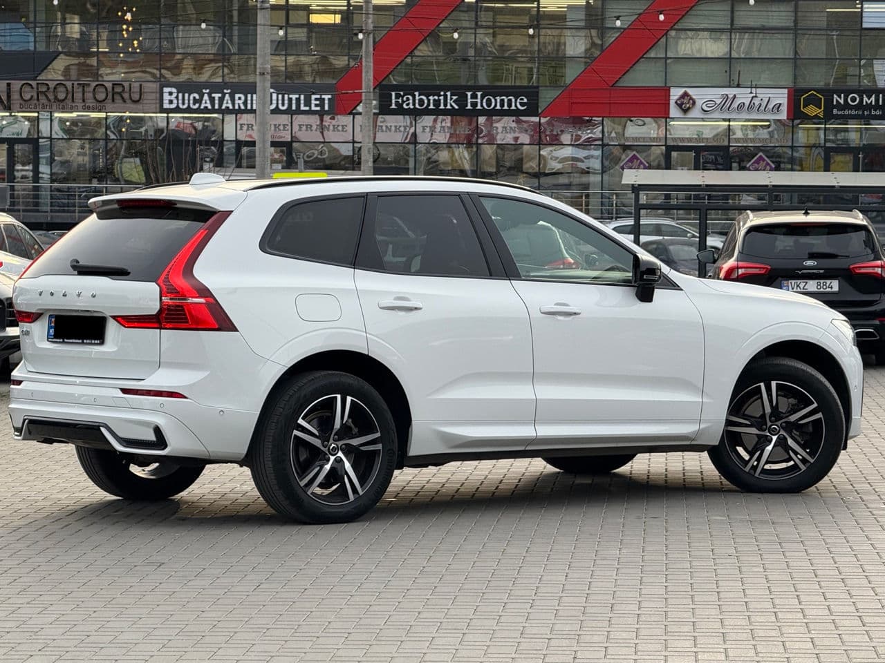 Volvo XC 60 2022 — Миниатюра 3