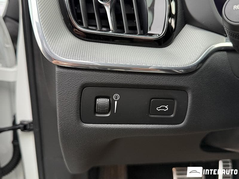 Volvo XC 60 2022 — Миниатюра 17