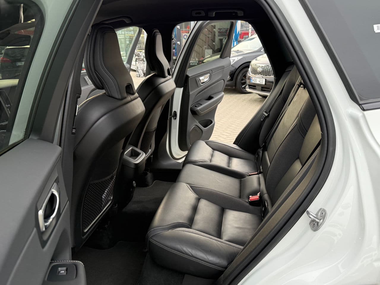 Volvo XC 60 2022 — Миниатюра 13