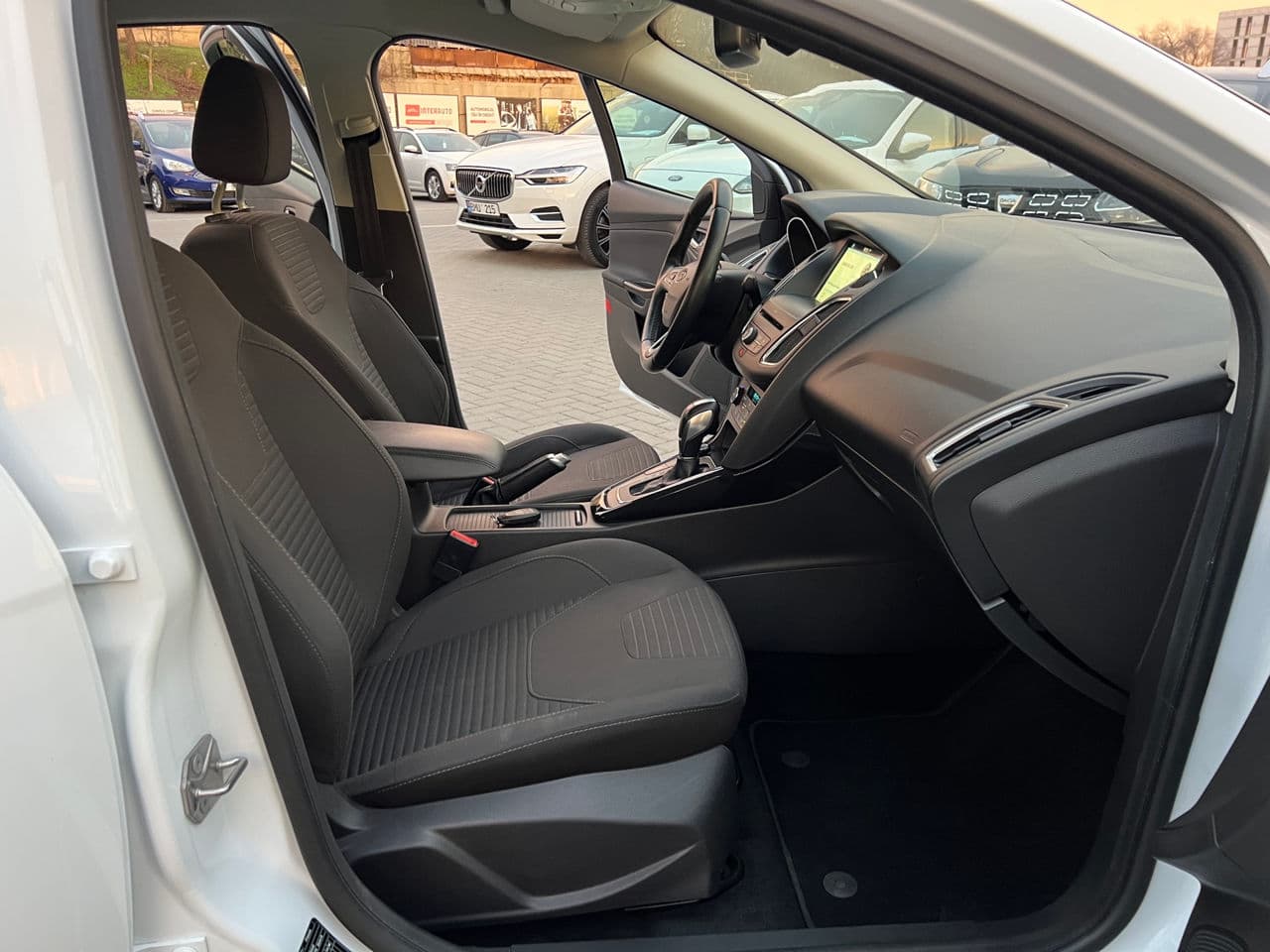 2018 Ford Focus — Miniatură 15