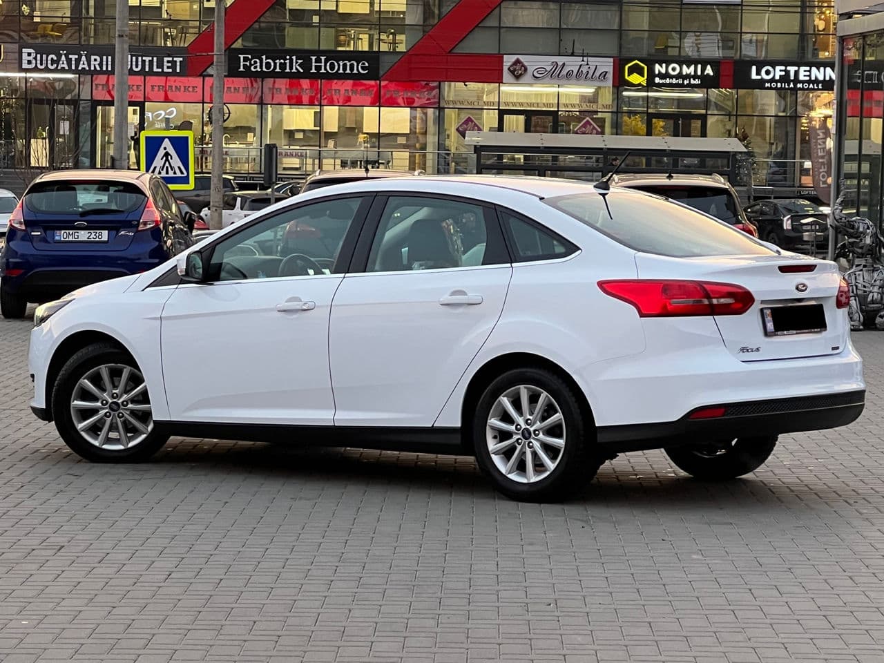2018 Ford Focus — Miniatură 4