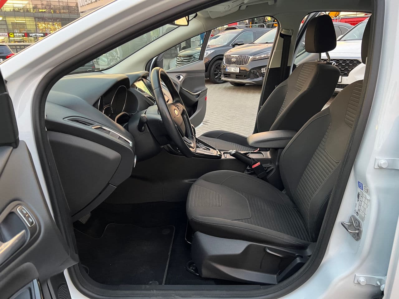2018 Ford Focus — Miniatură 5